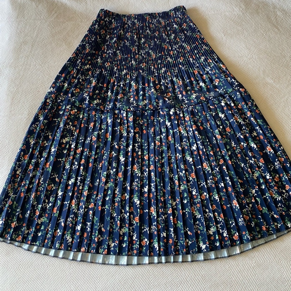 Floral blue pleated high wasted A Line skirt XS